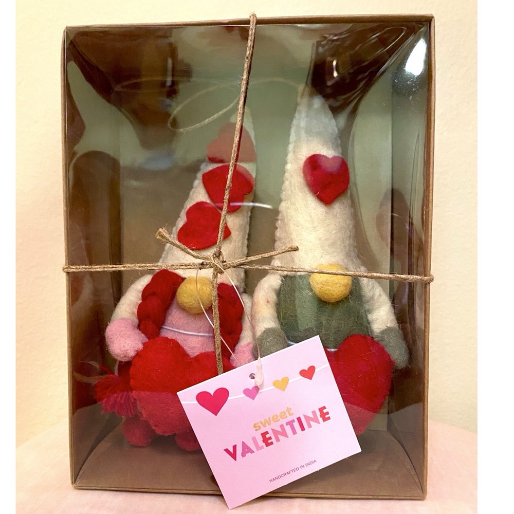 ❤️🍄Pair of Handcrafted Valentine’s Day Gnomes🍄❤️